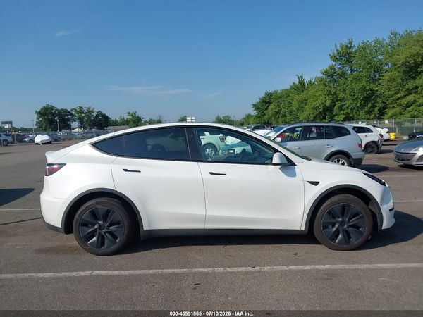 2025 TESLA MODEL Y