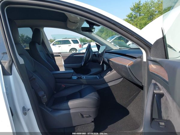 2025 TESLA MODEL Y
