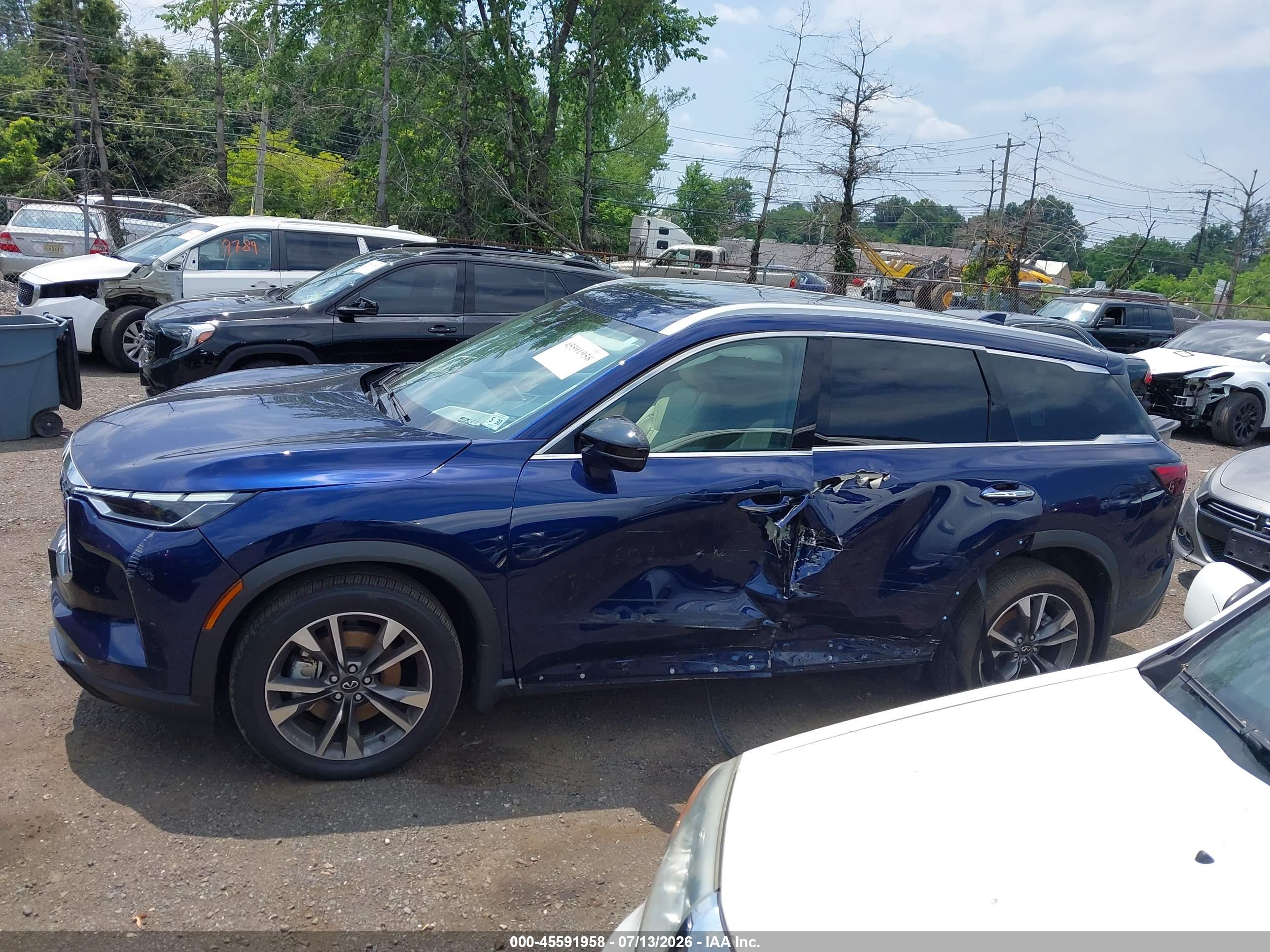 2025 INFINITI QX60 LUXE AWD