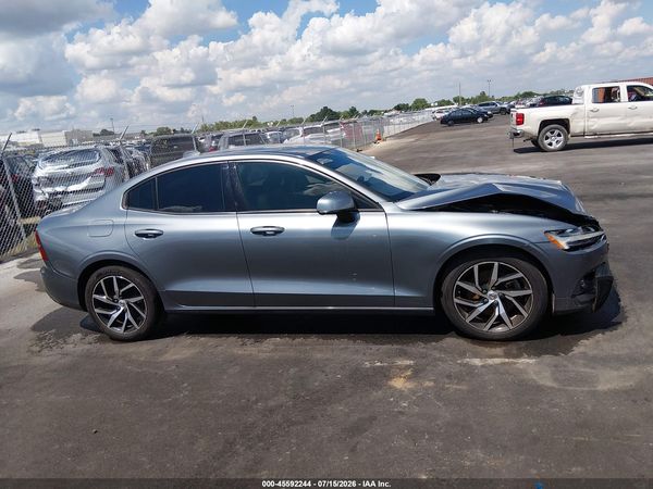 2020 VOLVO S60 T5 MOMENTUM