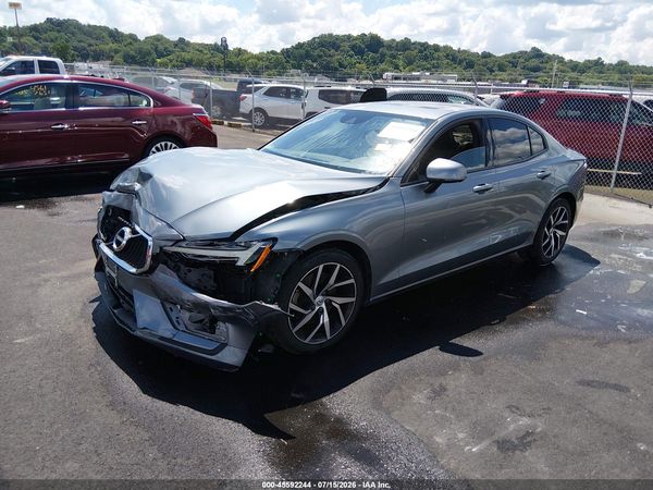 2020 VOLVO S60 T5 MOMENTUM