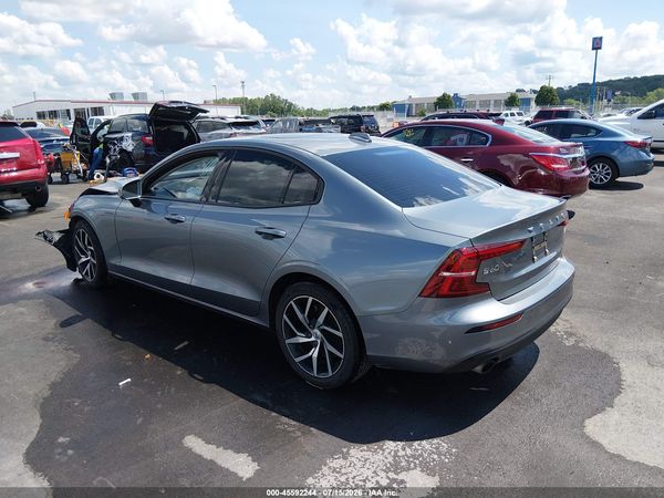 2020 VOLVO S60 T5 MOMENTUM