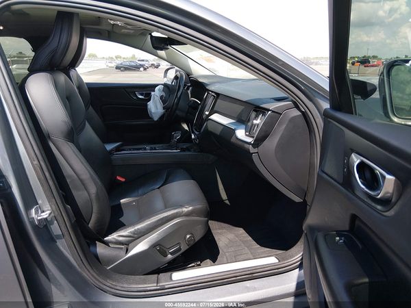 2020 VOLVO S60 T5 MOMENTUM