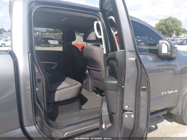2024 NISSAN TITAN SV 4X4 — I8