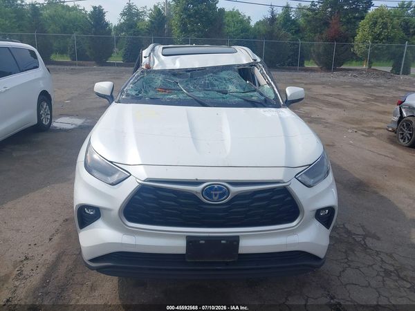 2022 TOYOTA HIGHLANDER HYBRID XLE