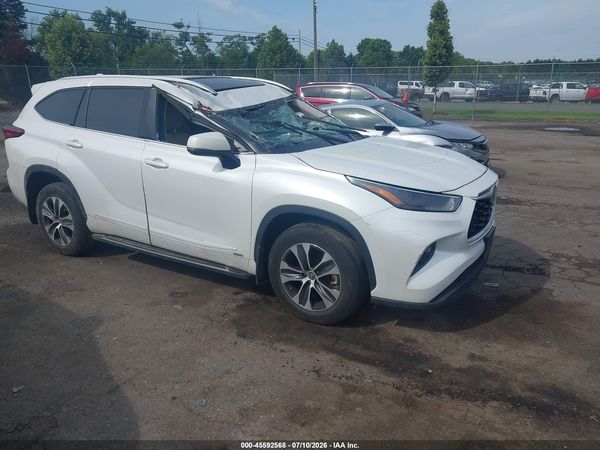 2022 TOYOTA HIGHLANDER HYBRID XLE