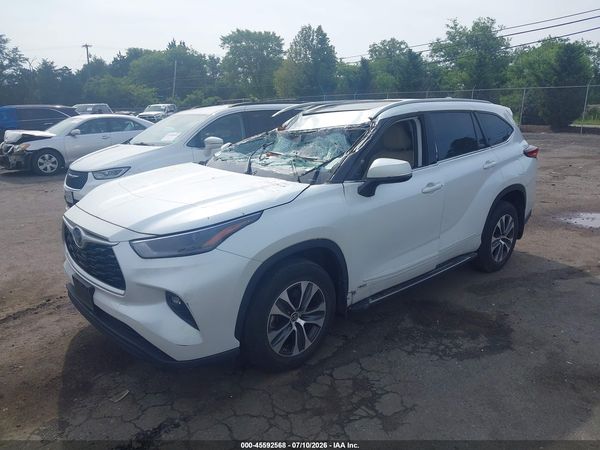 2022 TOYOTA HIGHLANDER HYBRID XLE