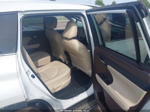 2022 TOYOTA HIGHLANDER HYBRID XLE
