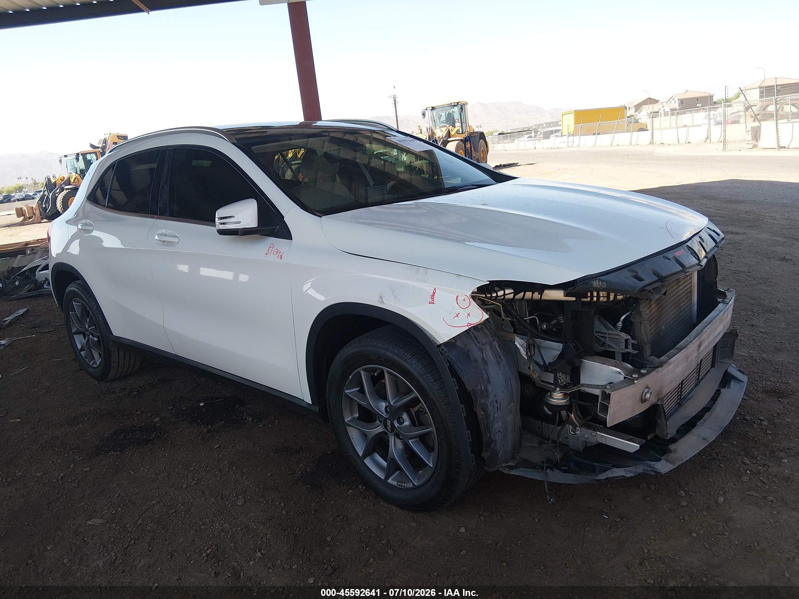 2015 MERCEDES-BENZ GLA 250 4MATIC