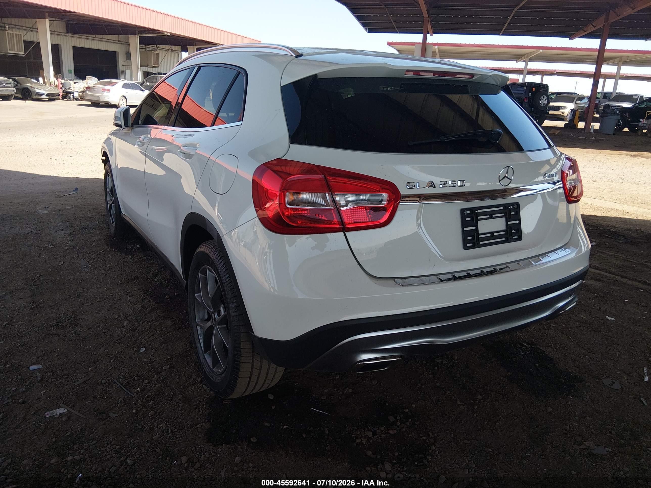 2015 MERCEDES-BENZ GLA 250 4MATIC