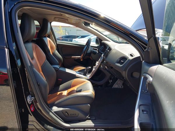 2018 VOLVO V60 CROSS COUNTRY T5