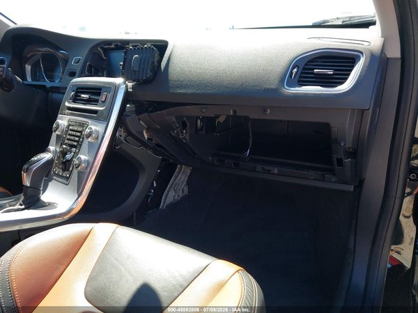 2018 VOLVO V60 CROSS COUNTRY T5