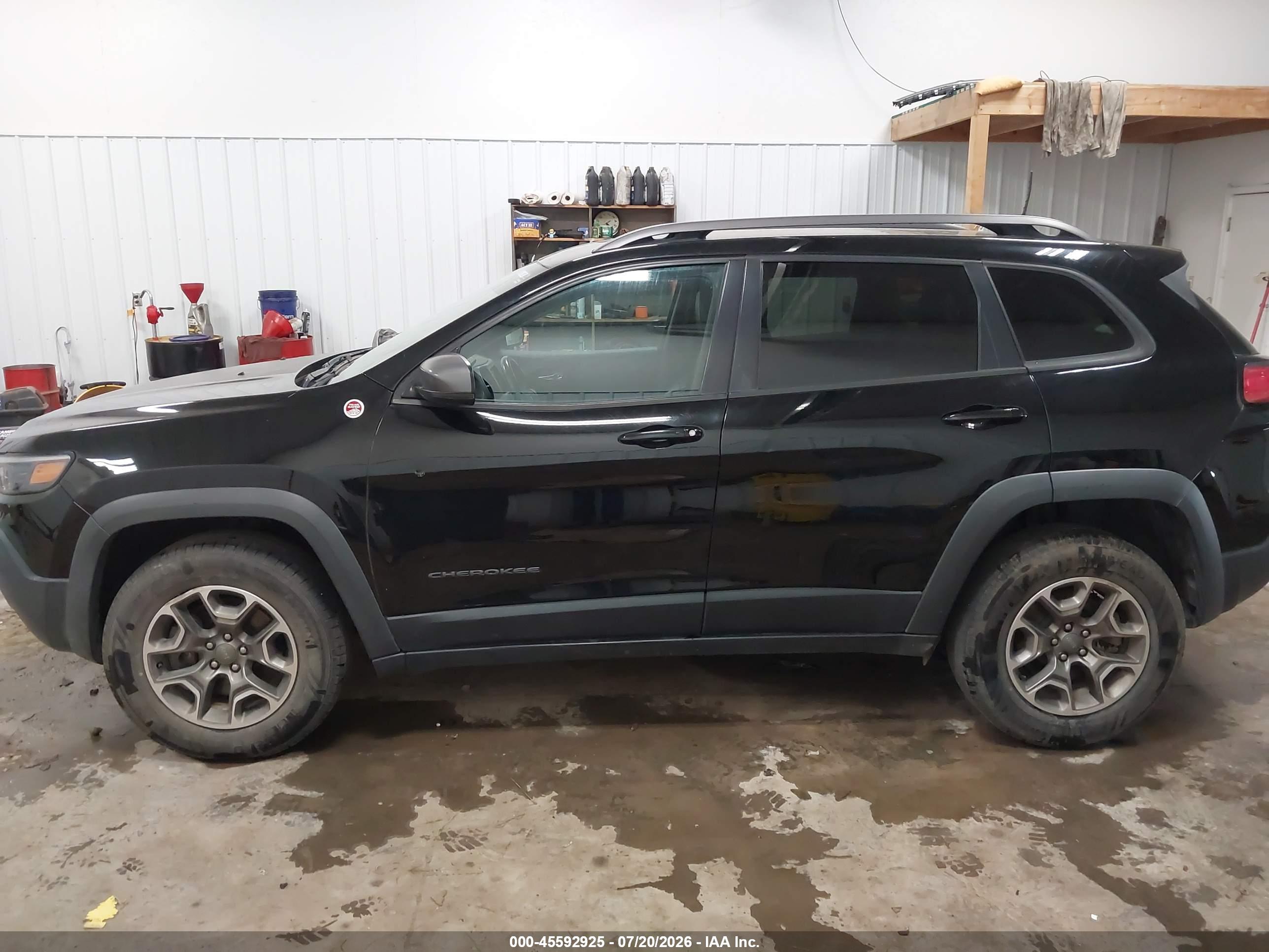 2020 JEEP CHEROKEE TRAILHAWK 4X4
