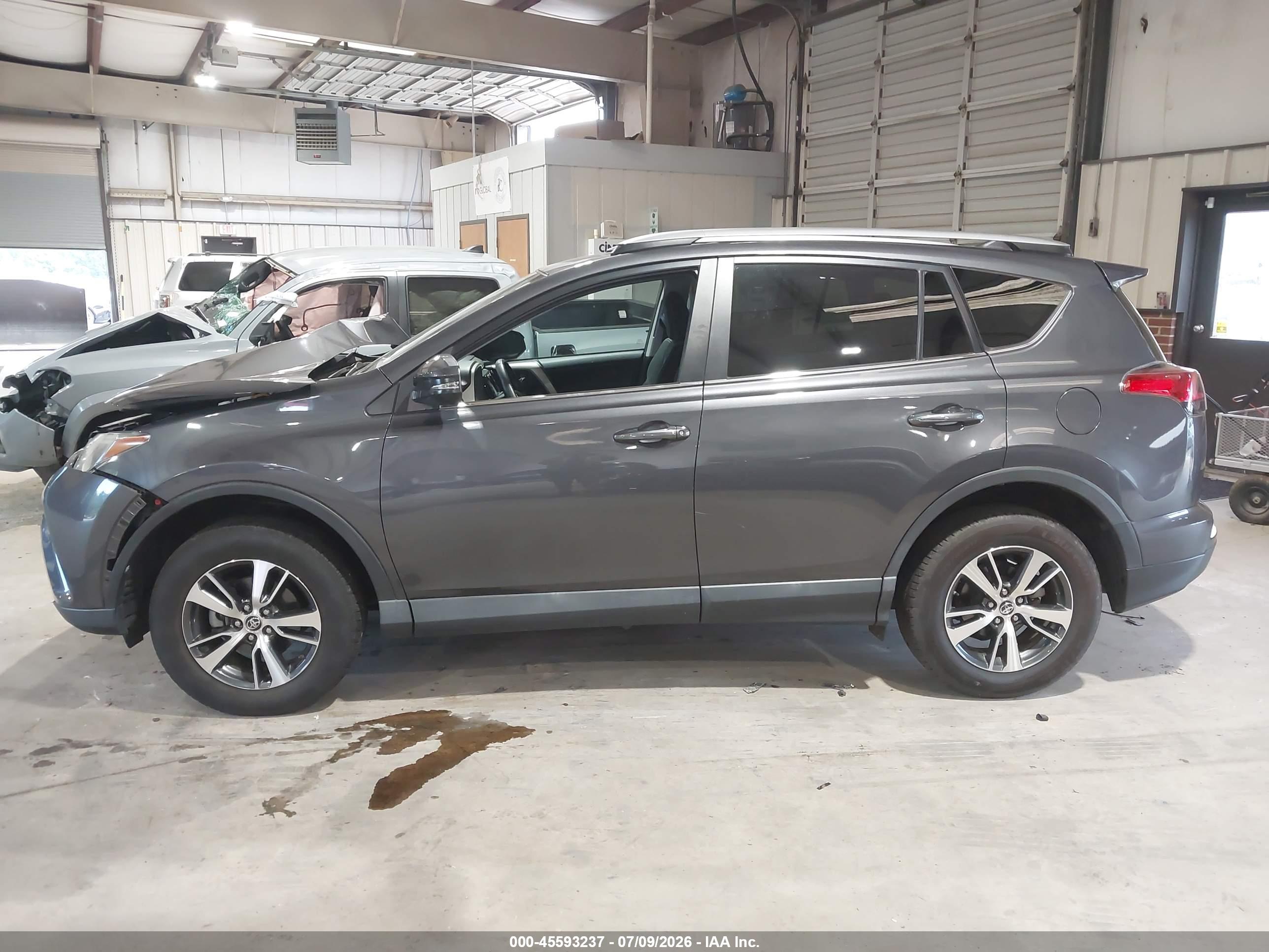 2018 TOYOTA RAV4 XLE