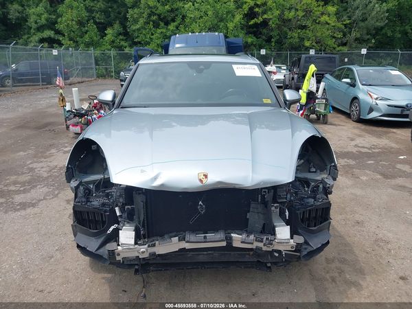 2020 PORSCHE CAYENNE