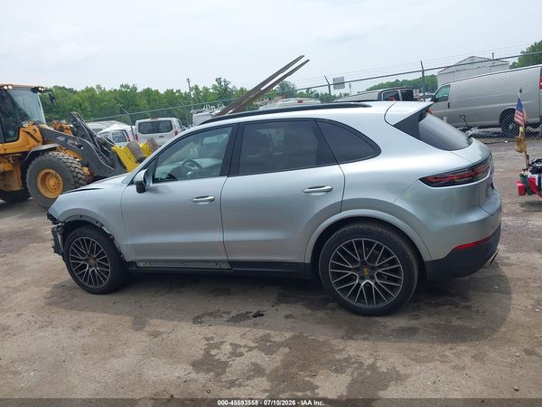 2020 PORSCHE CAYENNE