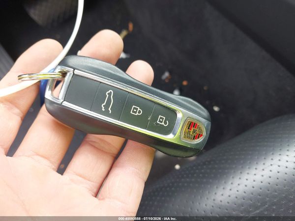 2020 PORSCHE CAYENNE