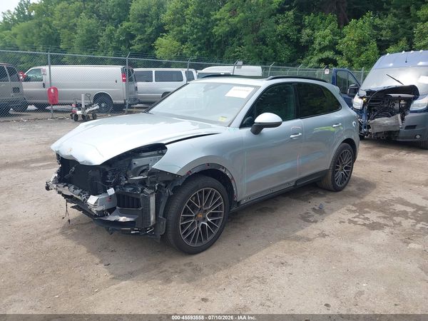2020 PORSCHE CAYENNE