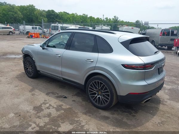 2020 PORSCHE CAYENNE