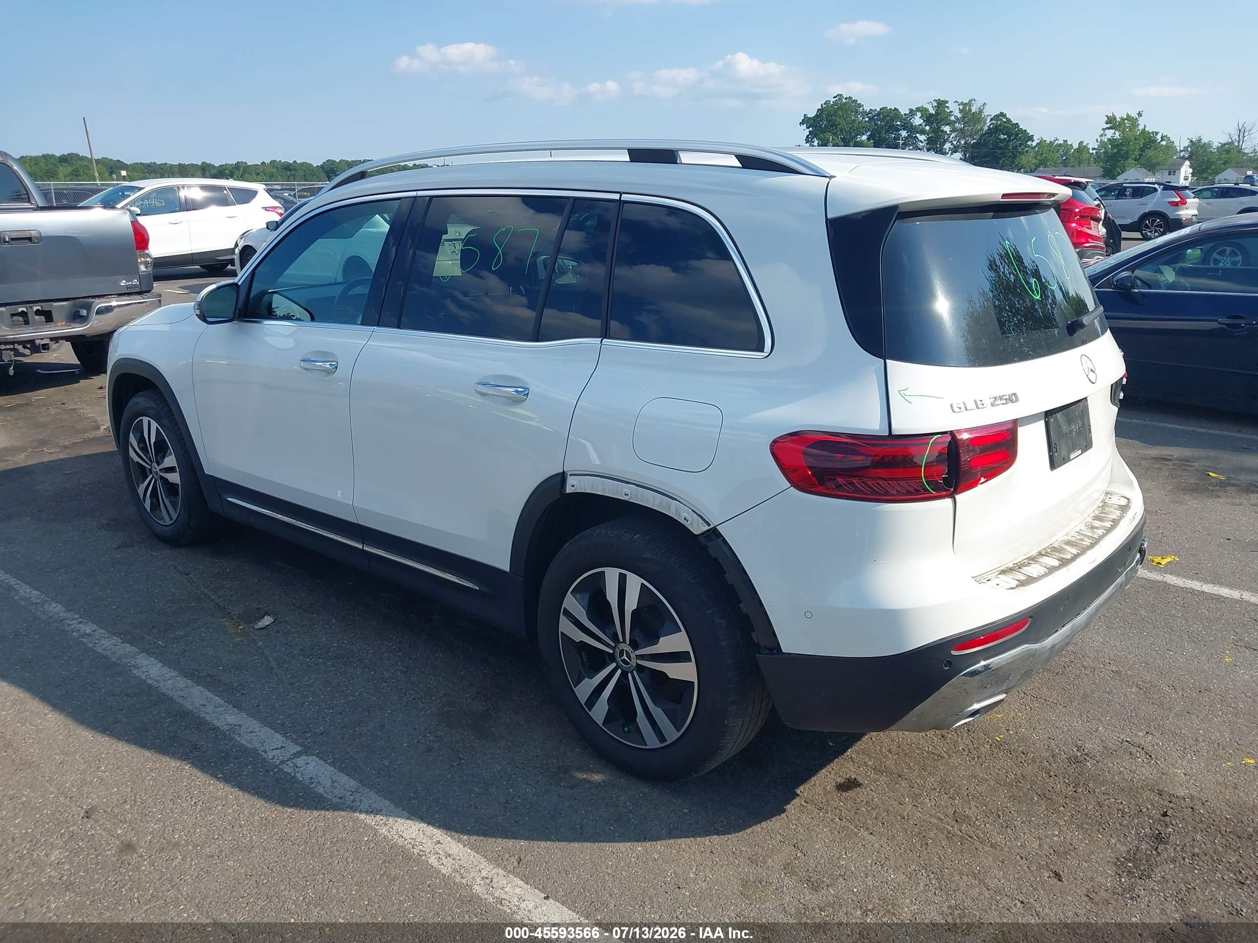 2025 MERCEDES-BENZ GLB 250 4MATIC