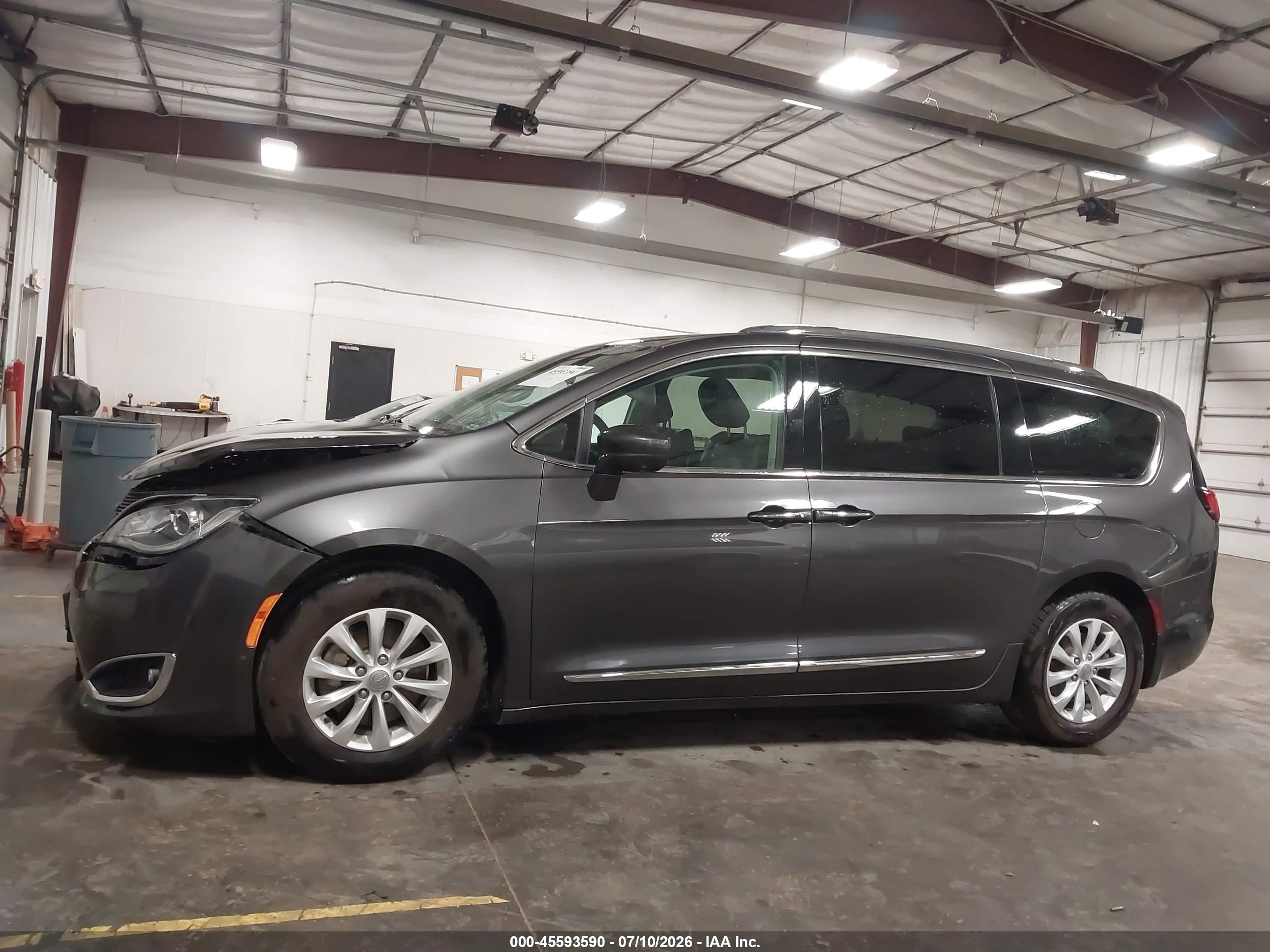 2018 CHRYSLER PACIFICA TOURING L
