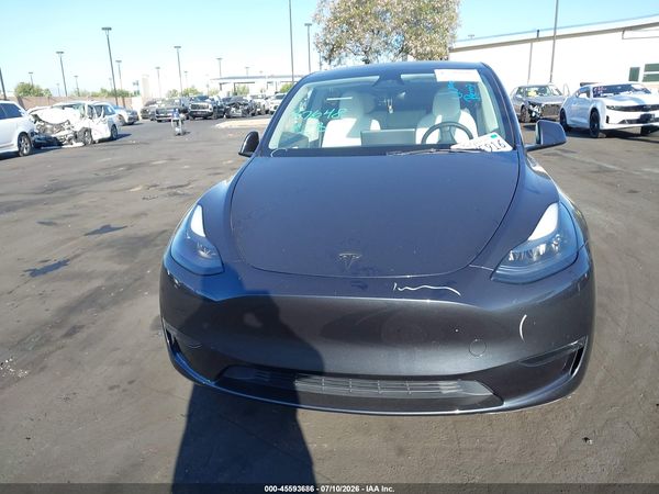 2025 TESLA MODEL Y