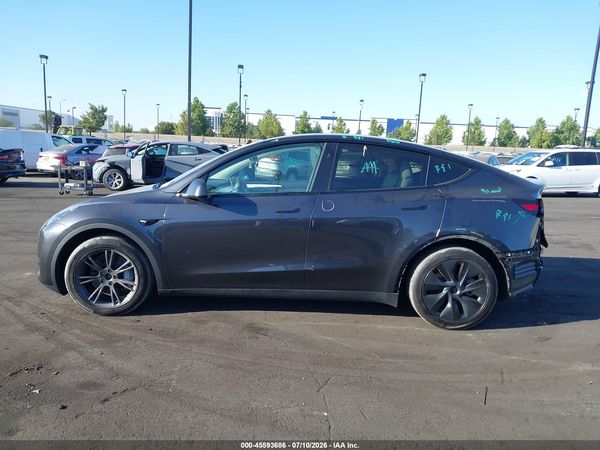 2025 TESLA MODEL Y