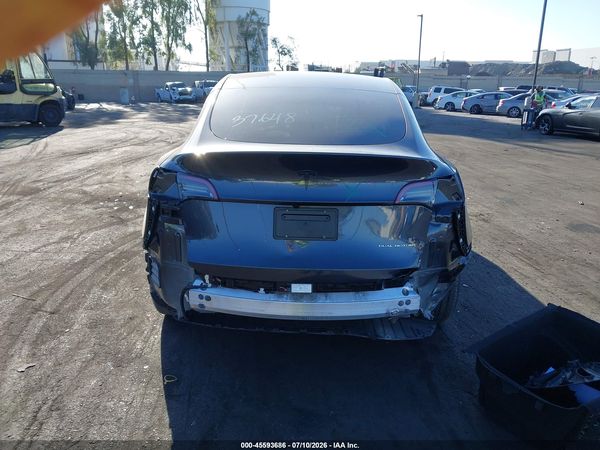 2025 TESLA MODEL Y