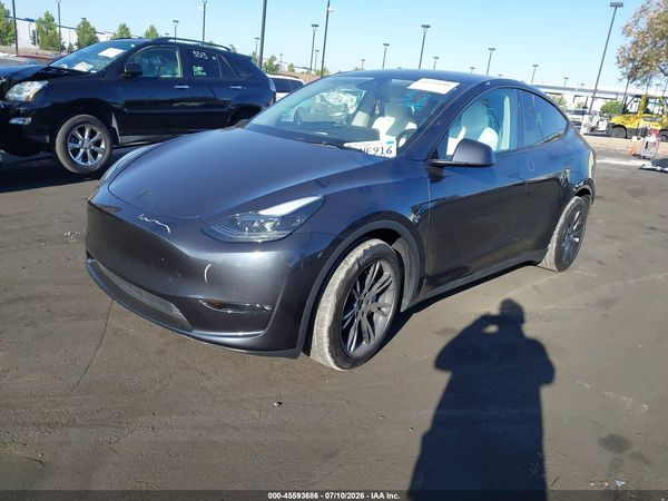 2025 TESLA MODEL Y