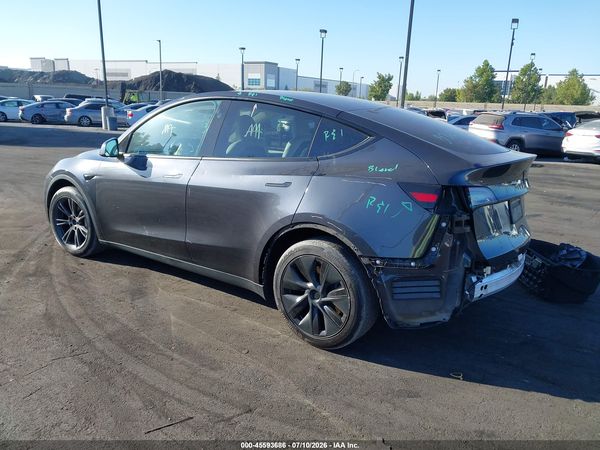 2025 TESLA MODEL Y