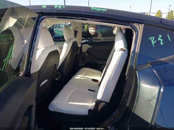 2025 TESLA MODEL Y