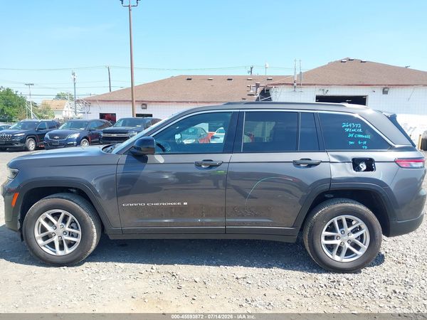 2025 JEEP GRAND CHEROKEE LAREDO X 4X4
