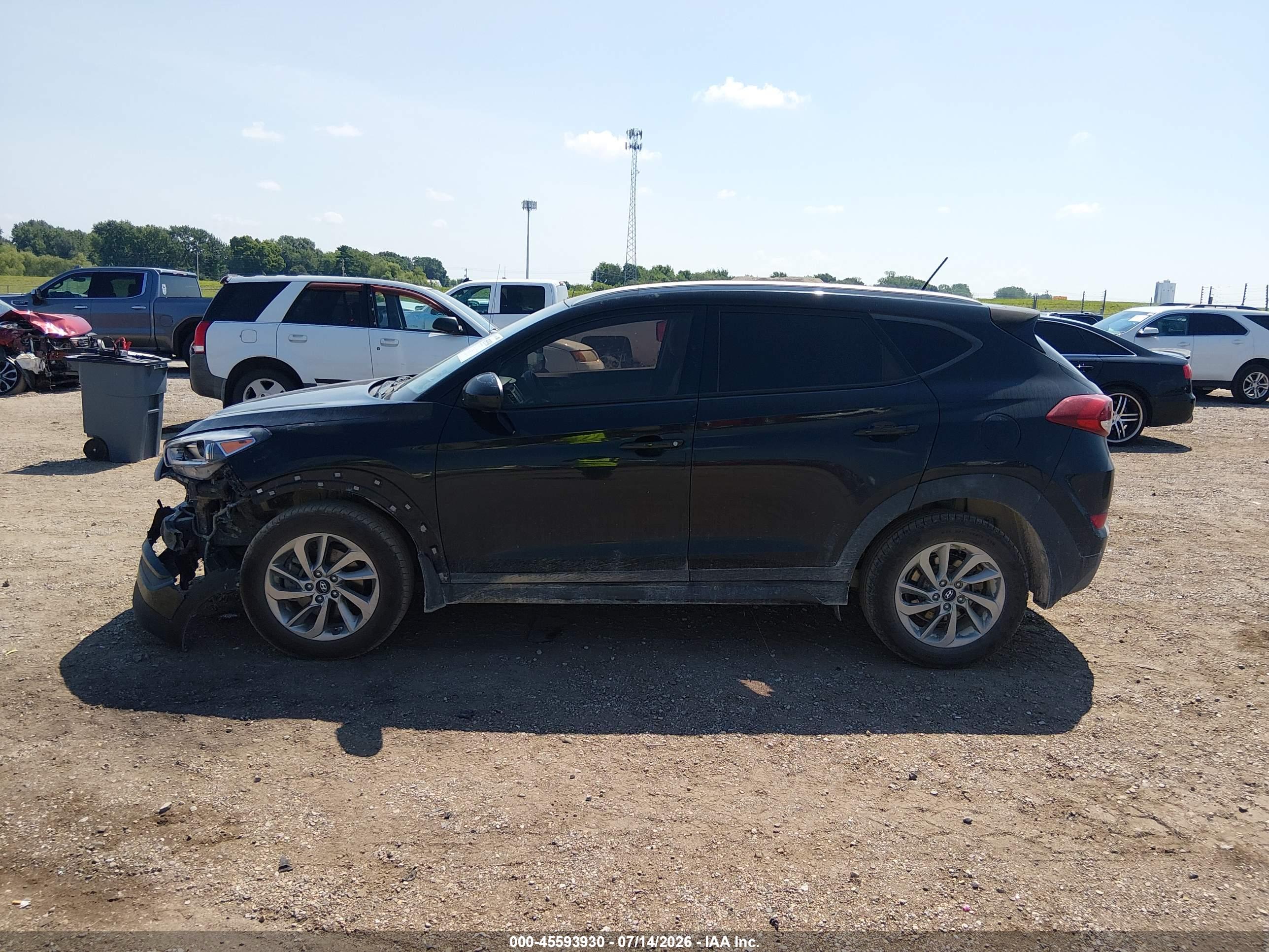 2016 HYUNDAI TUCSON SE