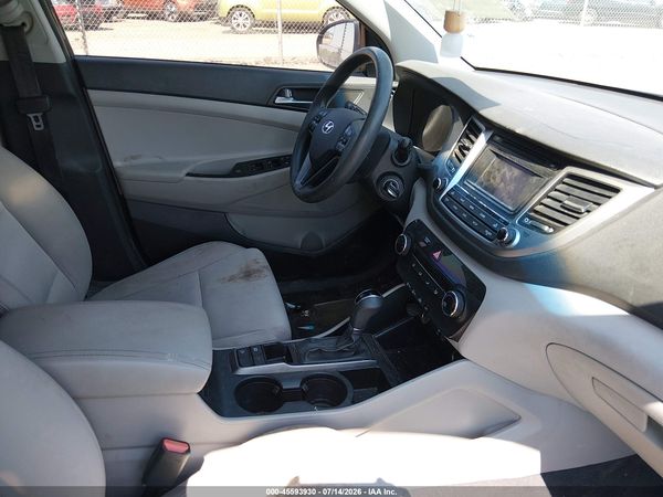 2016 HYUNDAI TUCSON SE