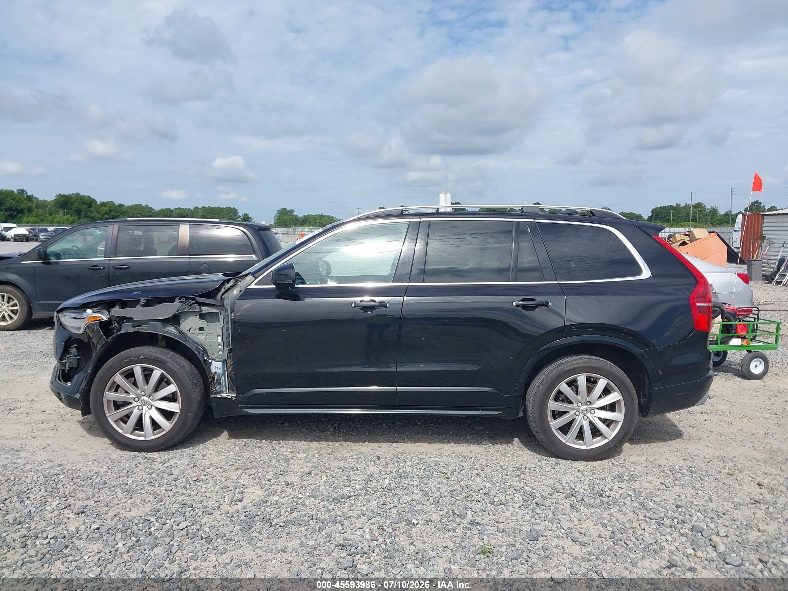 2018 VOLVO XC90 T6 MOMENTUM