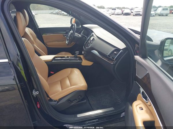 2018 VOLVO XC90 T6 MOMENTUM