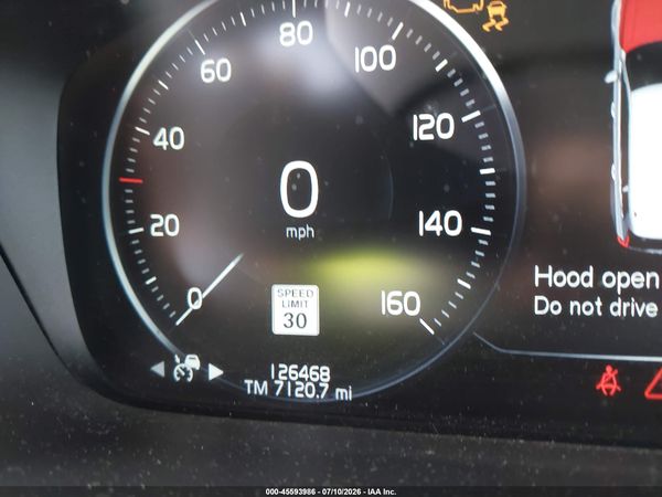 2018 VOLVO XC90 T6 MOMENTUM
