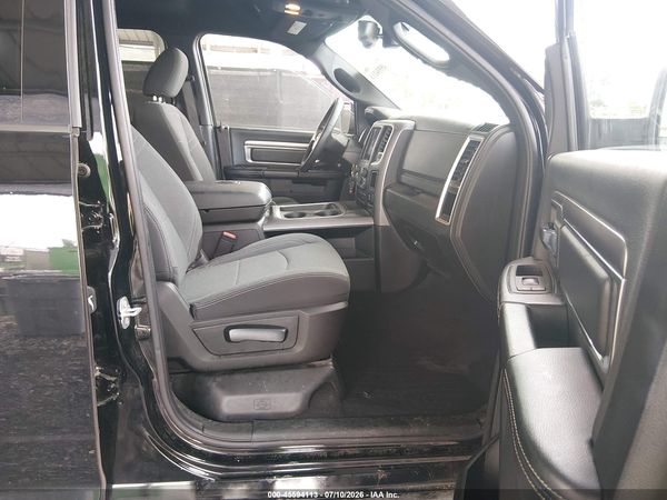 2022 RAM 1500 CLASSIC WARLOCK  4X4 6'4 BOX
