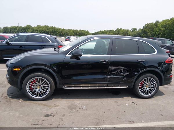 2016 PORSCHE CAYENNE
