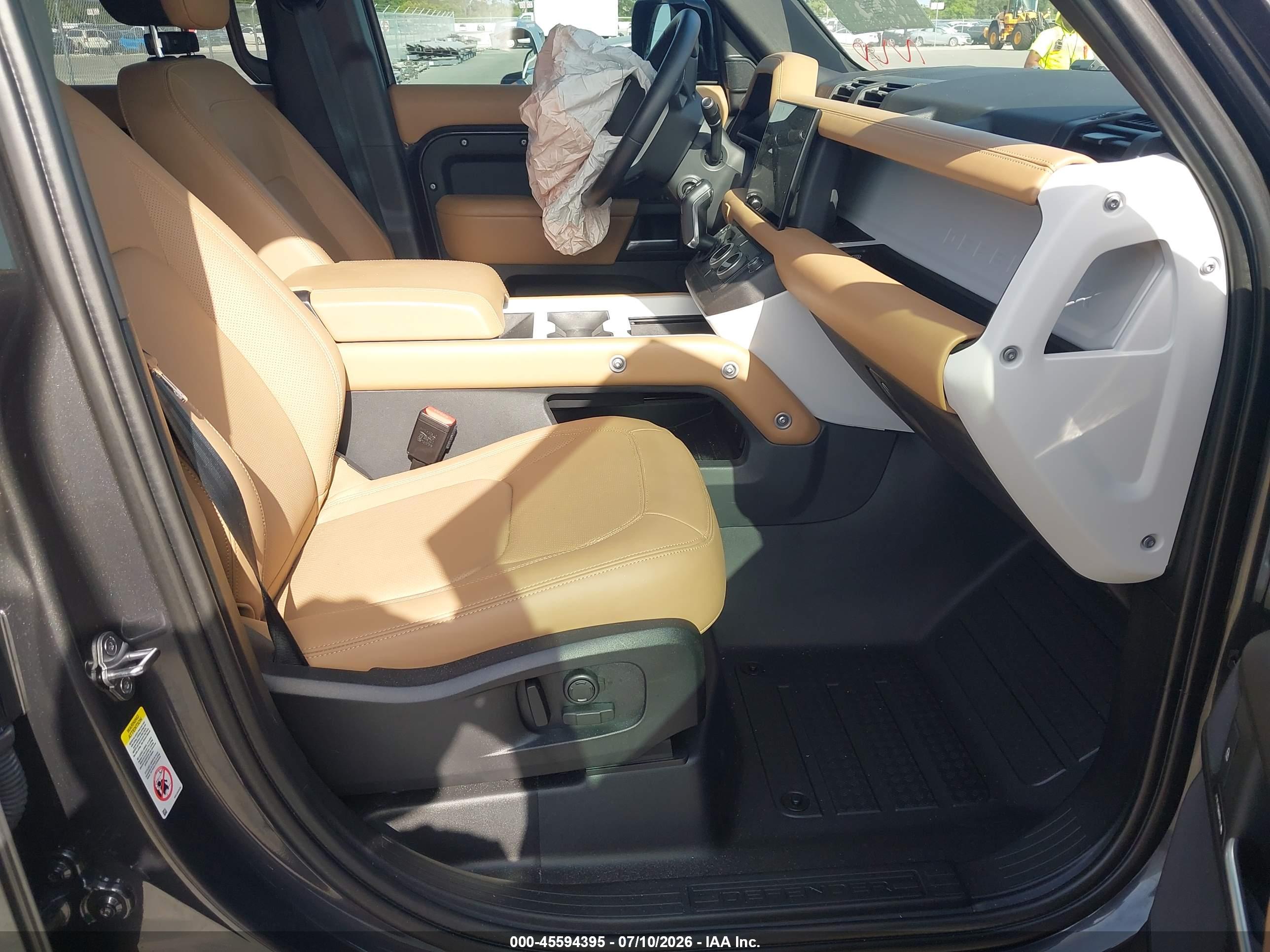 2025 LAND ROVER DEFENDER 110 P300