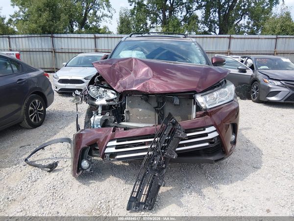 2019 TOYOTA HIGHLANDER XLE