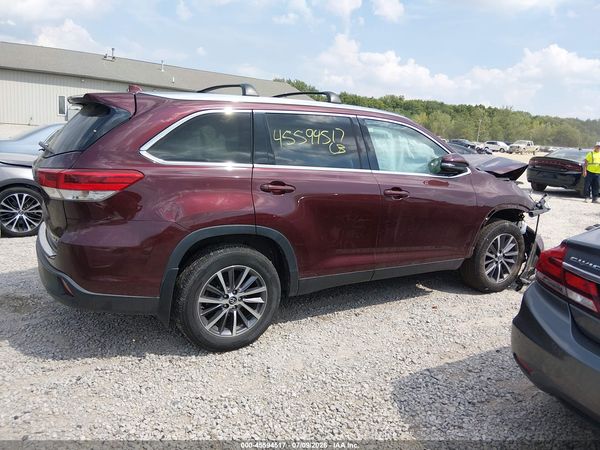 2019 TOYOTA HIGHLANDER XLE