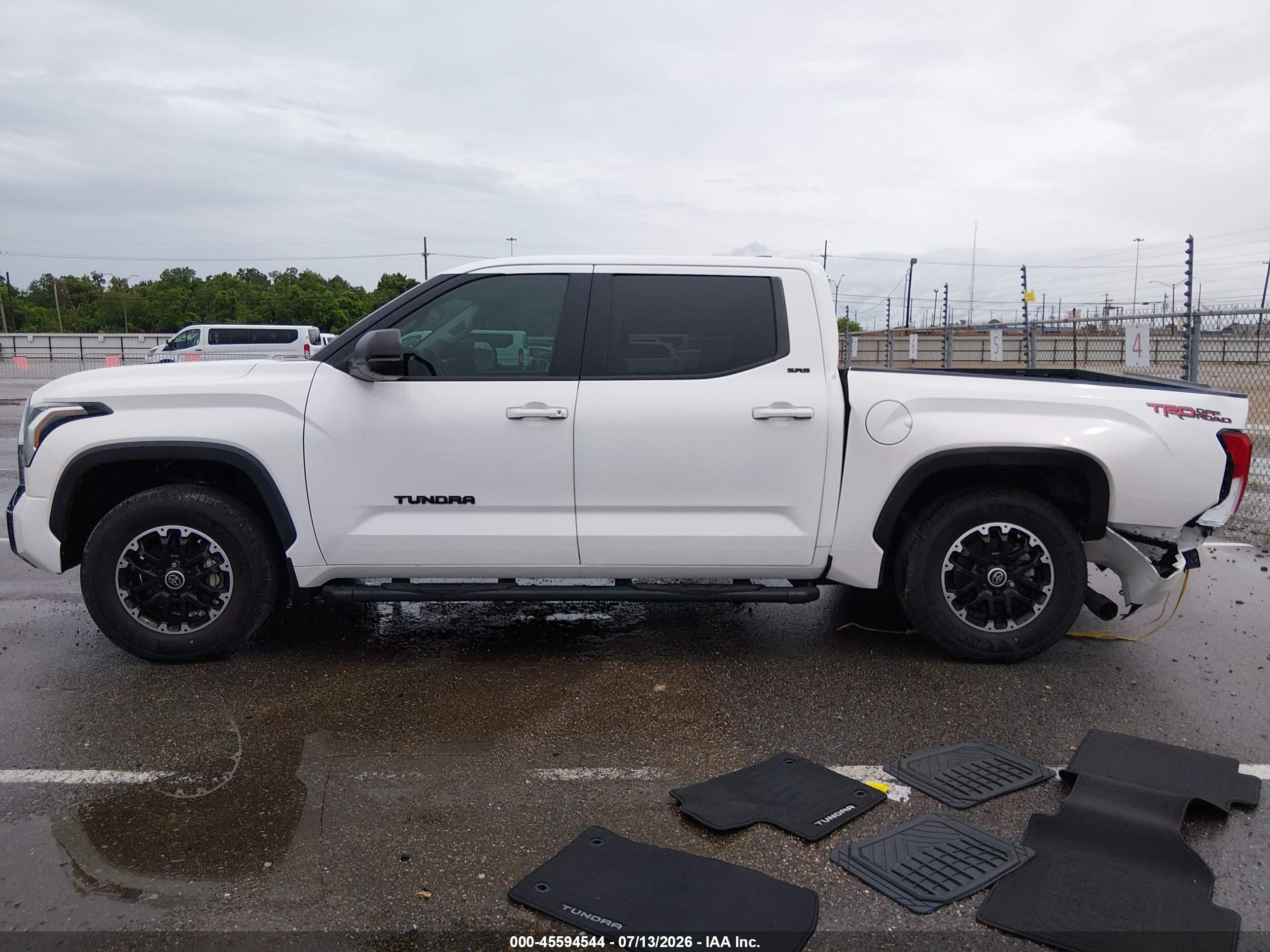 2022 TOYOTA TUNDRA SR5
