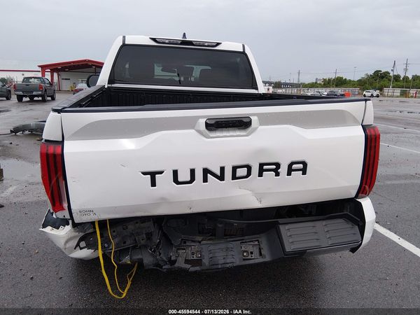 2022 TOYOTA TUNDRA SR5