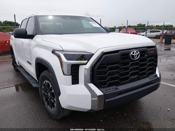 2022 TOYOTA TUNDRA SR5
