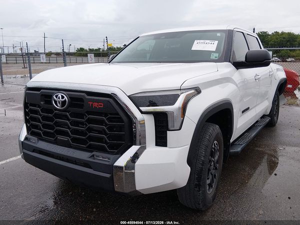 2022 TOYOTA TUNDRA SR5