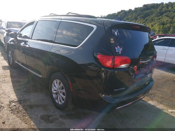2017 CHRYSLER PACIFICA TOURING-L — I3