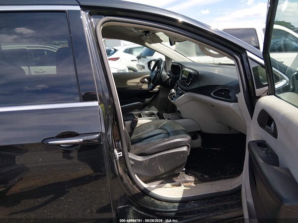 2017 CHRYSLER PACIFICA TOURING-L — I5