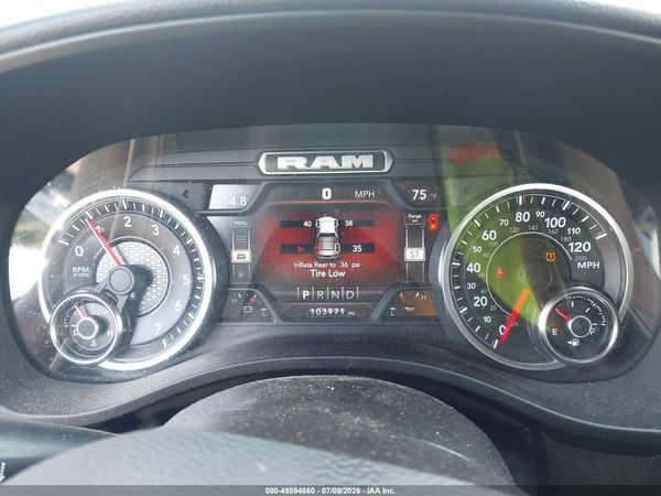 2022 RAM 1500 BIG HORN  4X4 6'4 BOX