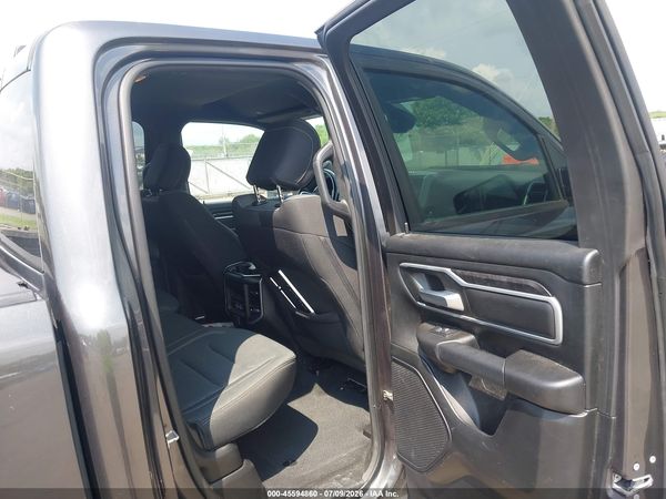 2022 RAM 1500 BIG HORN  4X4 6'4 BOX